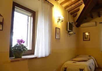Agriturismo Le Due Torri Torre Quadrano Spello Εξωτερικό φωτογραφία