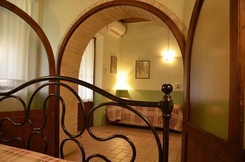 Agriturismo Le Due Torri Torre Quadrano Spello Εξωτερικό φωτογραφία