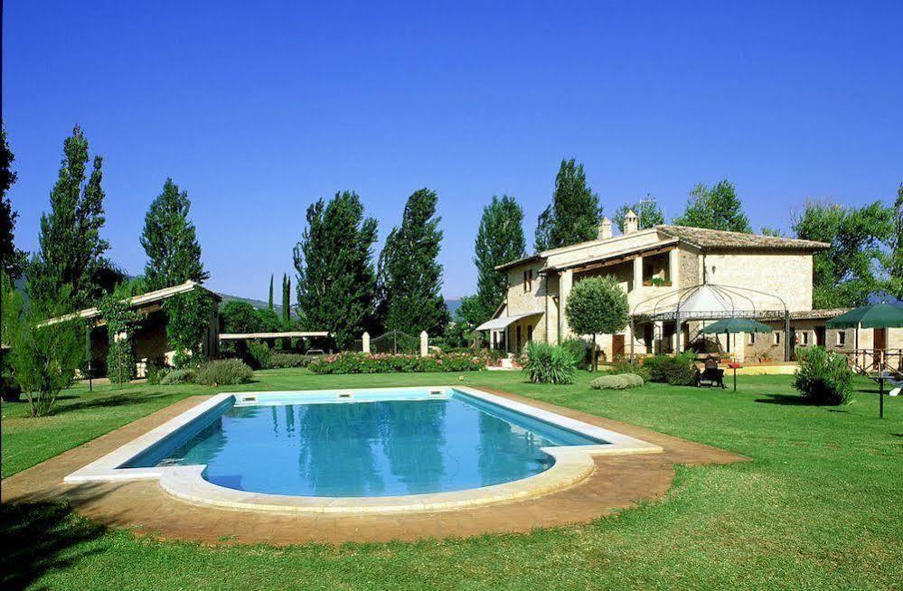 Agriturismo Le Due Torri Torre Quadrano Spello Εξωτερικό φωτογραφία